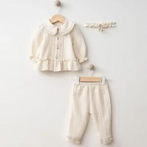 Cream Baby Two-Piece Set with Ruffle Collar
